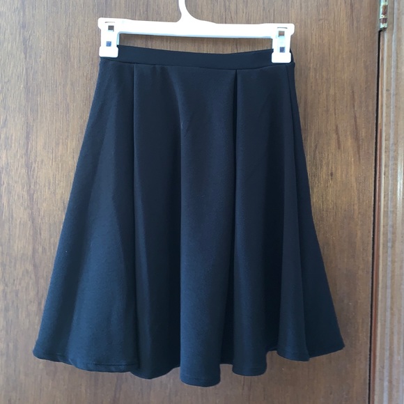 Painted threads pleated a-line skirt - Picture 3 of 3